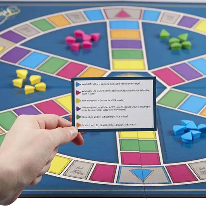 Hasbro Trivial Pursuit Game Classic Edition