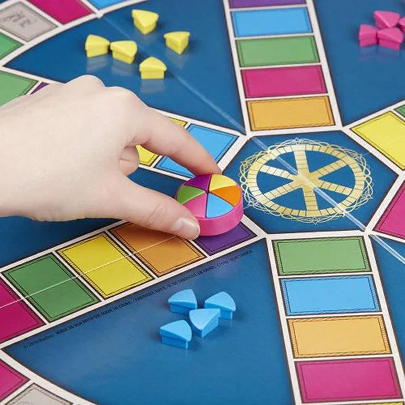 Hasbro Trivial Pursuit Game Classic Edition